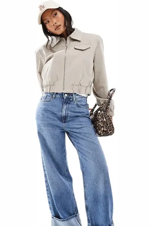 ASOS ASOS DESIGN Petite – Elegante Bomberjacke in Hellbeige mit Kragen und Taschendetail