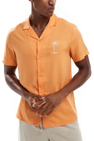 Another Influence – Strandhemd in Apricot mit Palmen-Stickerei