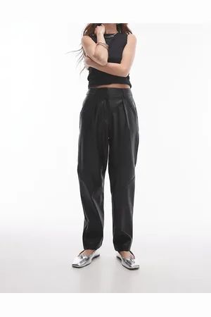 Topshop – Karottenhose aus Kunstleder in