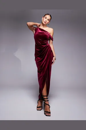 Jaded Rose – Minikleid aus strukturiertem Samt in Burgunderrot mit One-Shoulder-Träger