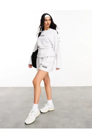 ASOS ASOS – Weekend Collective – Kurze Jogginghose in meliertem mit Logo und angedeutetem Bund