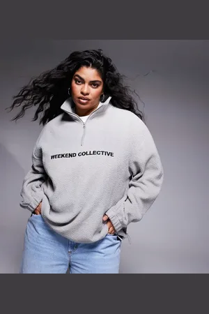 ASOS ASOS Curve – Weekend Collective – Teddyfell-Sweatshirt in meliertem mit Logo und halblangem Reißverschluss