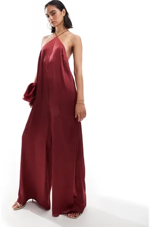 ASOS – Satin-Jumpsuit in Burgunderrot mit Neckholder-Träger