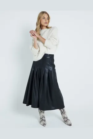 River Island – Schwarzer Falten-Minirock aus Kunstleder