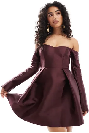 Forever New – Langärmliges Satin-Minikleid in Ochsenblutrot