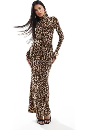 Aria Cove – Hochgeschlossenes, langärmliges Maxikleid mit Leopardenmuster und eng anliegendem Schnitt