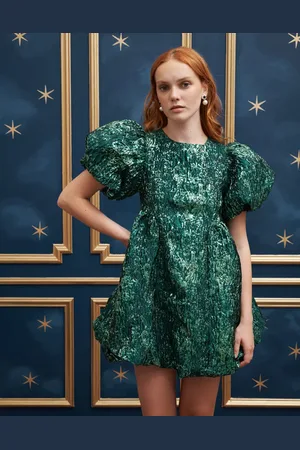 Sister Jane – Kurzes Jacquard-Kleid in Smaragdgrün mit Puffärmeln