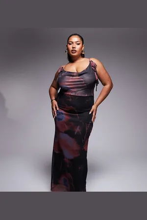 ASOS ASOS DESIGN Curve – Maxikleid aus Netzstoff mit tiefem Wasserfallausschnitt, Bindedetails und verschwommenem Blumenmuster