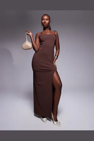 Vesper – Maxikleid in Schokobraun mit hohem Schlitz und gebundenen Riemchenträgern