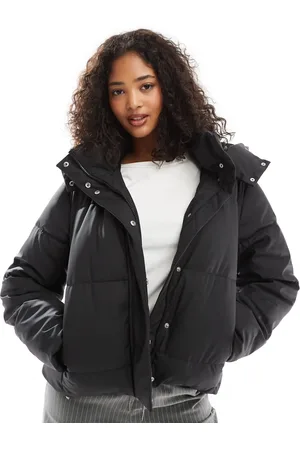 VERO MODA – Kurze wattierte Jacke in mit Beschichtung