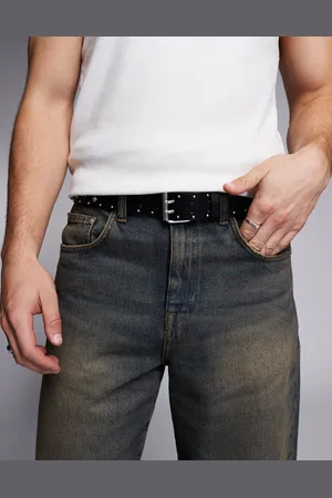 ASOS – Kunstledergürtel in mit Nietenbesatz und Sternverzierung