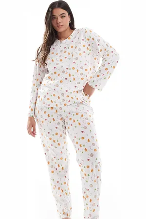 Pieces® Pieces Curve – Christmas – Langärmliger Pyjama in mit Lebkuchen-Print