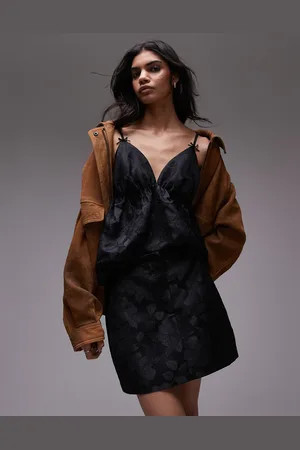 Topshop – Schlichter Volantrock in mit Jacquard-Blumenmuster