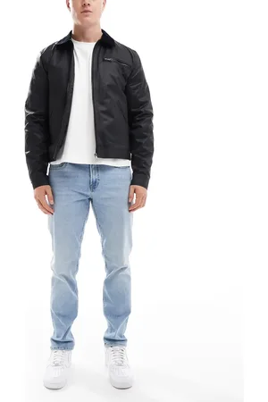JJ – Adam – Schmal zulaufende Jeans in hellblauer Waschung