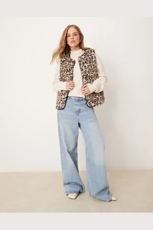 New Look – Ärmellose Teddyfell-Jacke mit Tierfellmuster
