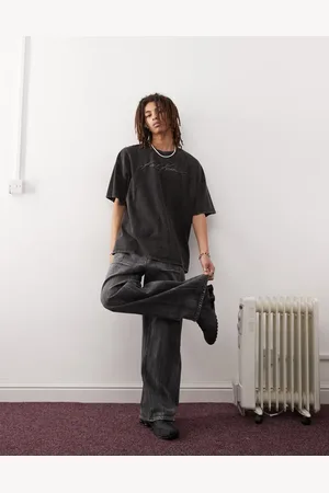 Karl Kani – Kastig geschnittenes T-Shirt in mit Autogramm-Logo