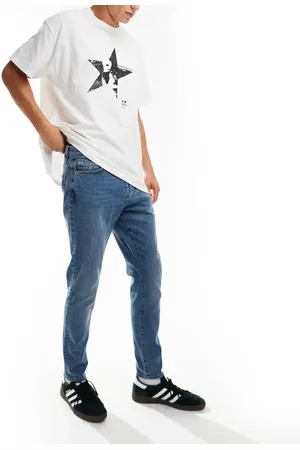 Only & Sons – Schmal geschnittene Karottenjeans in mittelblauer Waschung