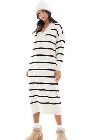 ONLY – Wadenlanges Strickkleid in Creme mit V-Ausschnitt und schwarzen Streifen