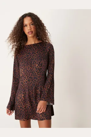 ASOS – Satin-Minikleid mit Leopardenmuster und Trompetenärmeln