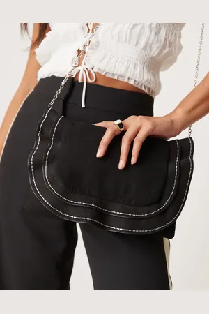 True Decadence – Clutch in mit Rüschen und Strassdetail
