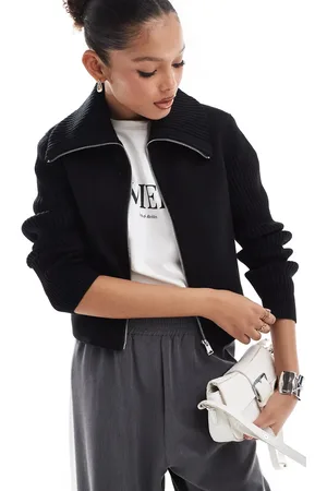 Stradivarius – Jacke in schwarzer Wolloptik mit Kragendetail
