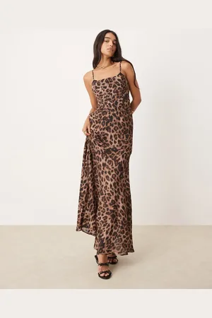 Forever New – Maxikleid mit Korsettdetail, freiliegenden Körbchen und Leopardenmuster