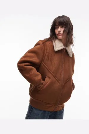 Topshop – Bomberjacke aus braunem Wildlederlederimitat mit Lammfellimitat