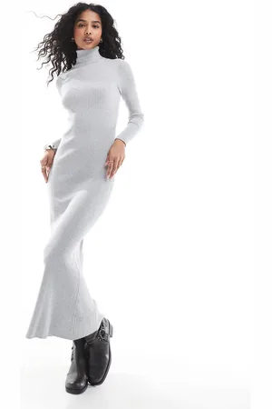 Stradivarius – Maxi-Strickkleid in mit Rollkragen