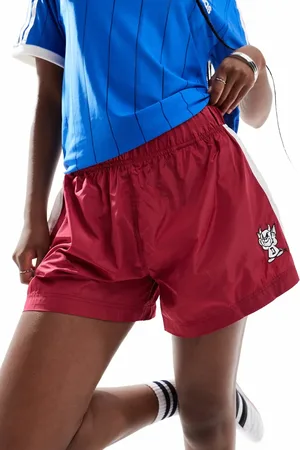 Deus Ex Machina X ASOS Exklusiv – Kontrastierende Trainingsshorts in Rot