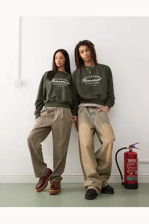 Reclaimed – Unisex-Sweatshirt in Tannengrün mit College-Logo und kurzem, kastigem Schnitt