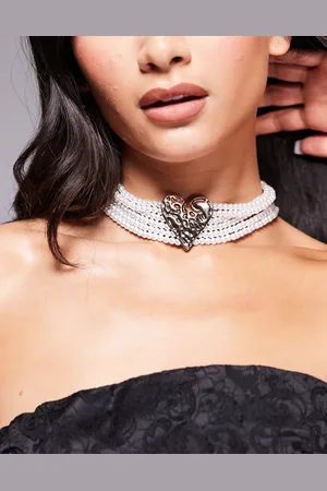 ASOS – Choker-Halskette im mehrreihigen Kunstperlen-Design mit Herzdetail