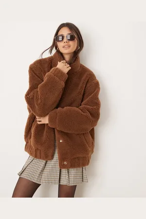 Miss Selfridge – Oversize-Bomberjacke aus Teddyfell in Hellbraun