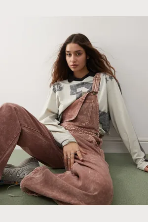 Deus Ex Machina X ASOS – Exklusive Latzhose aus Denim in rosa Dirty-Waschung