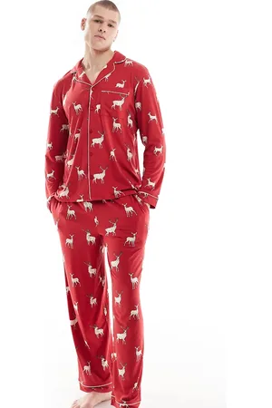 Chelsea Peers – Für Sie und Ihn – Exklusiver, weihnachtlicher Pyjama mit Rentierprint bestehend aus langärmligem Oberteil mit Reverskragen und Hose