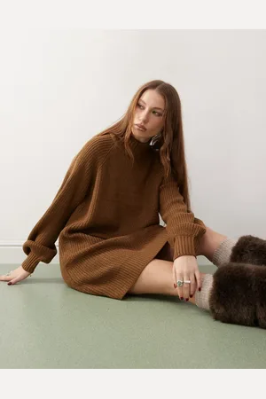 Noisy May – Hochgeschlossenes Mini-Strickkleid in Dunkelbraun