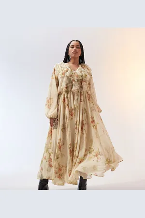ASOS Curve – Chiffon-Maxikleid in Creme mit Blumenprint, ungesäumten Kanten, Rüschen und Tunnelzug in der Taille