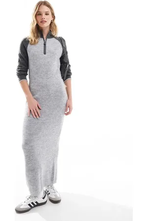 VERO MODA – Strickkleid in mit Blockfarben-Design, Polokragen und Reißverschluss vorn
