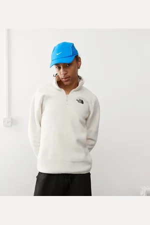 The North Face – Shispare – Fleece-Sweatshirt in gebrochenem mit Logo und kurzem Reißverschluss, exklusiv bei ASOS
