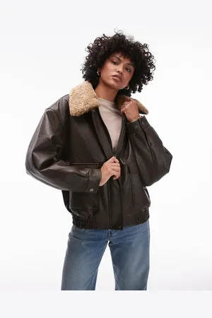Topshop – Bauschige Kunstleder-Jacke in Braun mit abnehmbarem Teddyfellkragen