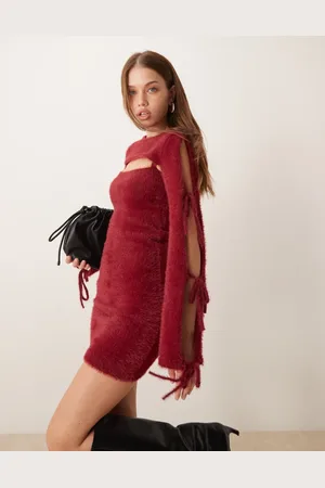 The Frolic – Exklusives, flauschiges Mini-Strickkleid in Burgunderrot mit gebundenen Ärmeln und Zierausschnitt am Ärmel mit Bindeschleifen
