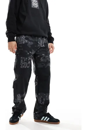 adidas – Cargohose in mit Camouflagemuster