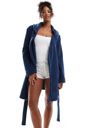 ASOS – Kurzer Bademantel aus Microfleece in mit kontrastierender Einfassung