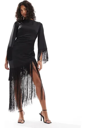 TFNC – Maxikleid aus Satin in mit Fransendetail