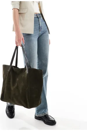 ASOS – Tragetasche aus Wildleder in Tannengrün mit Flügeldetail und Lederriemen