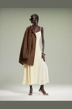 Forever New – Maxikleid in Zitronengelb mit gespleißtem Design