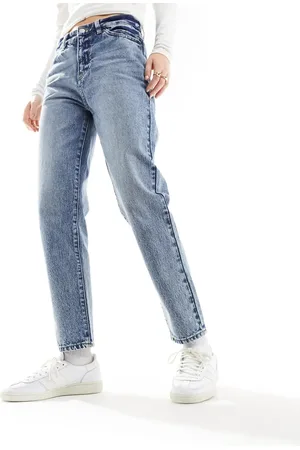 Armani Exchange – Kurz geschnittene Boyfriend-Jeans in