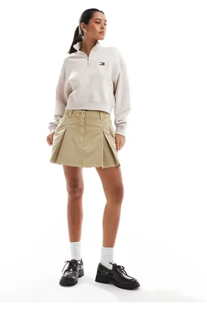 Tommy Hilfiger – Mini-Faltenrock in Hellbraun mit Pattentaschen