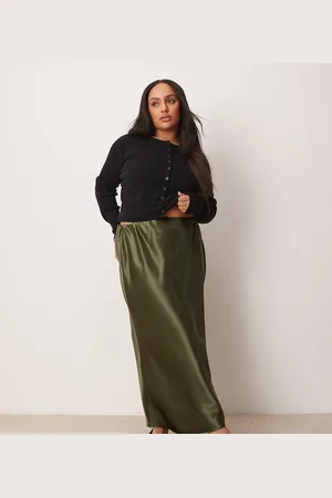 New Look New Look Curve – Satin-Midirock in Khaki mit Schrägschnitt