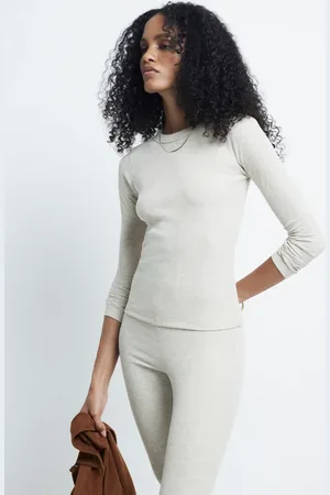River Island – Langärmliges Shirt in Beige mit knappem Schnitt