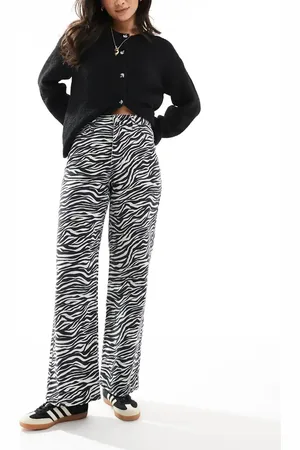 New Look – Weit geschnittene Jeans mit Zebramuster